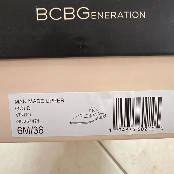 NEW BCBG Women's Gold Textured Mules - Picture 11 of 13